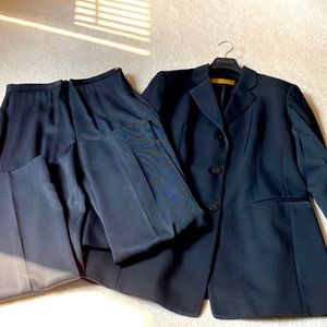 Donna Karen Pant Suit.